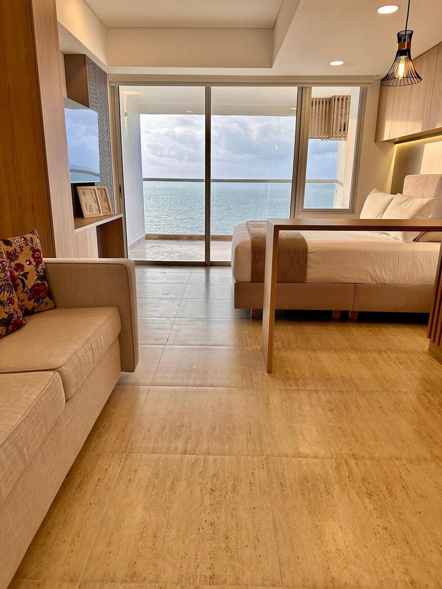 Apartasuite Moderna Vista Al Mar Wifi Piscina Apartment *